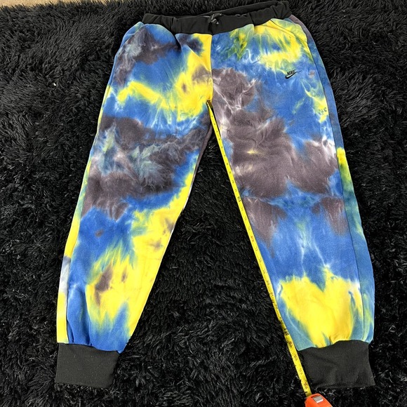 nike tye dye sweatpants fit like a medium/large - Picture 5 of 7